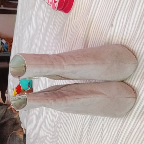 Booties - Picture 3 of 4